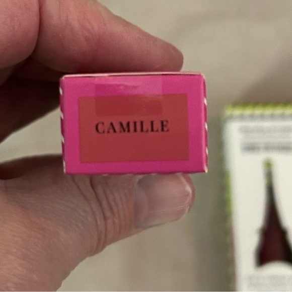 NIP Emily in Paris Lipstick Lot - Picture 5 of 7